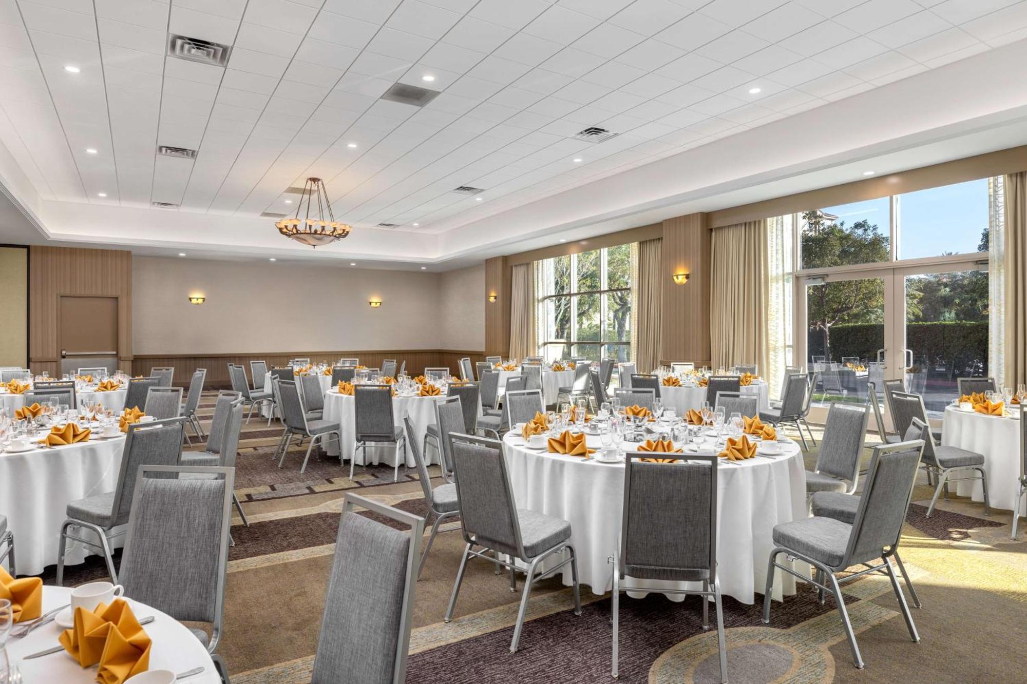 Embassy Suites By Hilton Anaheim South Garden Grove Exterior foto